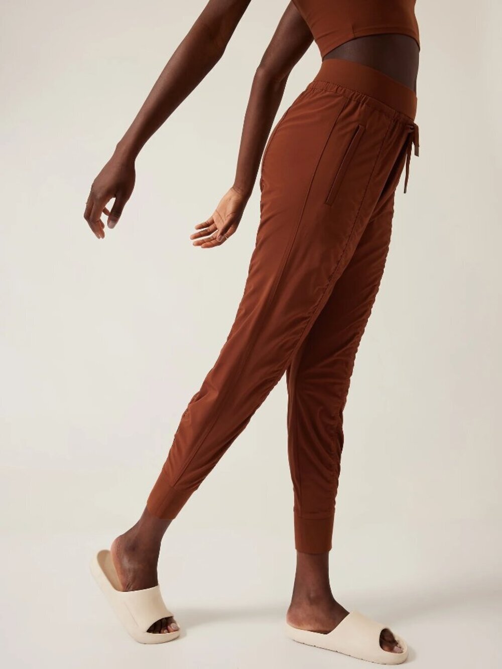 ATHLETA Altitude II Ancient Mahogany Brown Mid Rise Jogger Pants, Size 8 - Picture 3 of 13